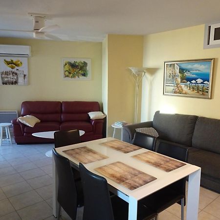 Appartement 6 personnes face à la mer Cagnes-sur-Mer Extérieur photo