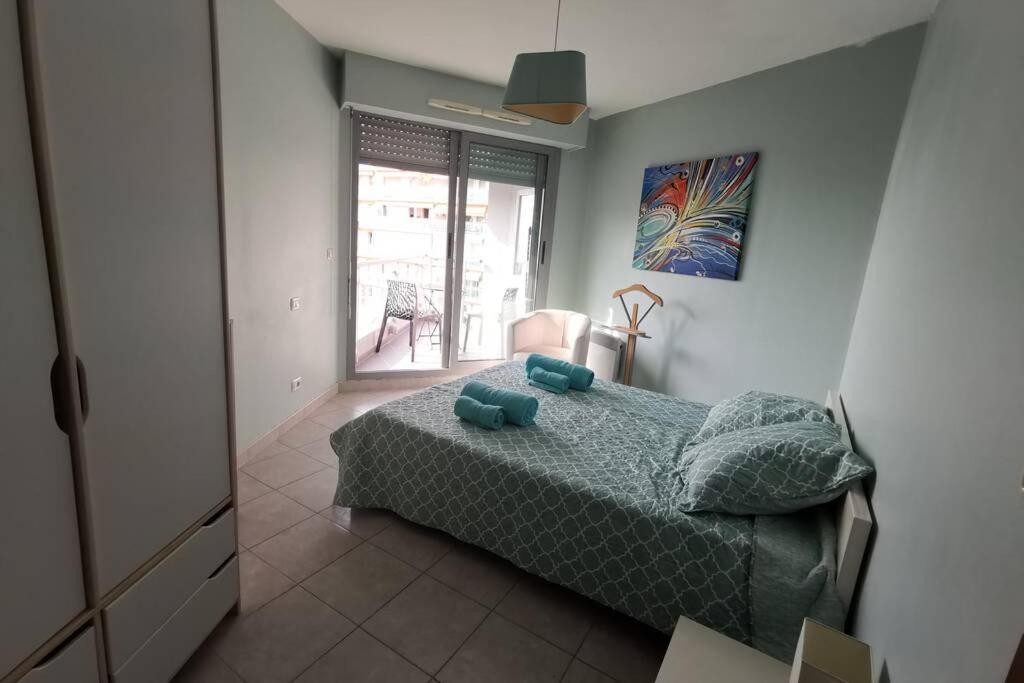 Appartement 6 personnes face à la mer Cagnes-sur-Mer Extérieur photo