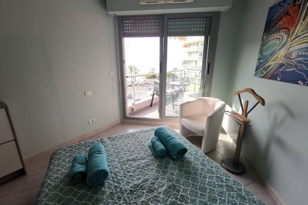 Appartement 6 personnes face à la mer Cagnes-sur-Mer Extérieur photo